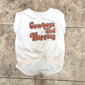 SHYANNE WOMEN'S COWBOYS & HIPPIES GRAPHIC ROLLED SHORT SLEEVE TEE